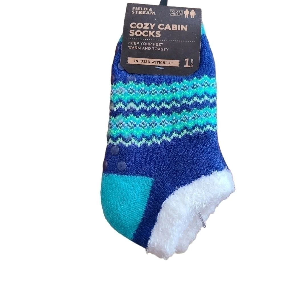 3 Pairs of Aloe Infused Cozy Cabin Socks, Youth Size 10 - 4